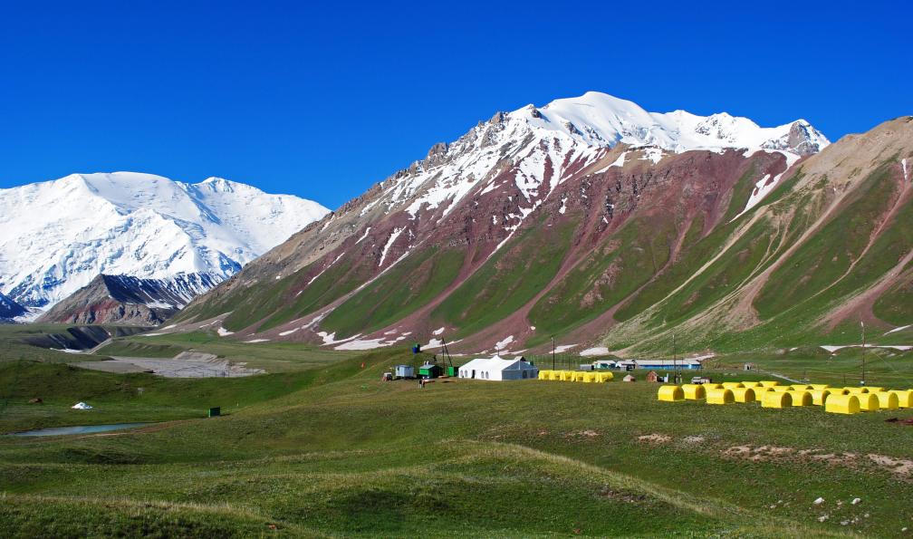 Camp de base du pic Lénine, Kirghizstan. - Le pic Lénine (7134 m) - 1