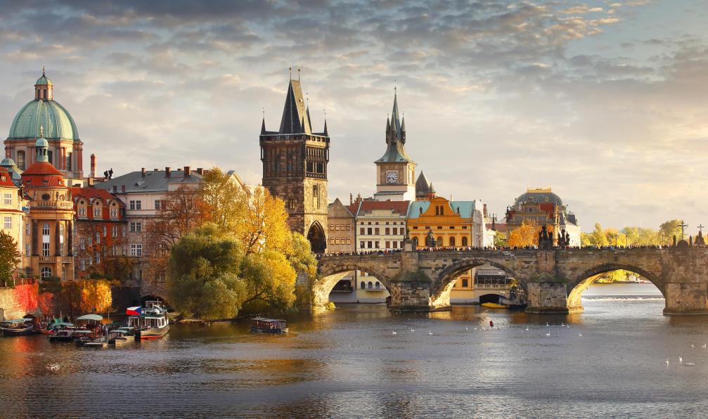 narvikk -  Istock -  Rivière Vltava à Prague;République Tchèque - Prague, Cracovie et les Carpates - 4