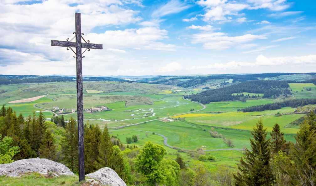 Seb  -  Pochet -  Shutterstock -  Vallée de Chapeauroux, plateau de la Margeride;France - Compostelle en famille - 3