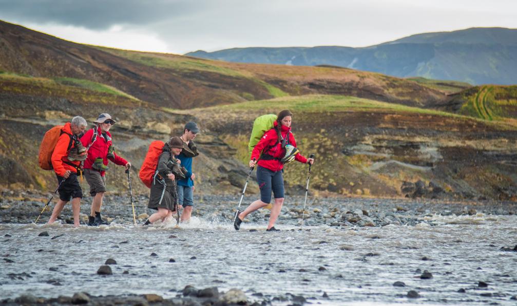 Jan Zelina/Icelandic Mountain Guide -  Traversée de torrent, trek du Laugavegurinn entre Landmannalaugar et Thorsmork, Islande. - Trek volcanique du Fjallabak - 4
