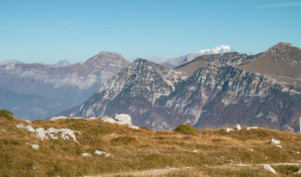 aurelienantoine -  Istock -  Mont Blanc en automne depuis le Margériaz;France - Découverte du parc naturel des Bauges - 1