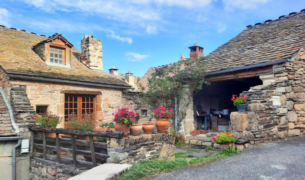 Truffault - Magali - Le village de Bleymard, Massif Central, France - Chemin de Stevenson sud : du Gévaudan aux Cévennes - 5