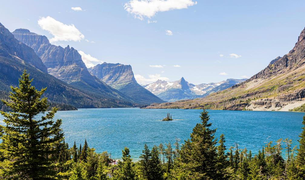 Andrew-s - Unsplash - Parc national de Glacier aux États-Unis. - Esprit pionnier : à la conquête de l'Ouest sauvage - 3