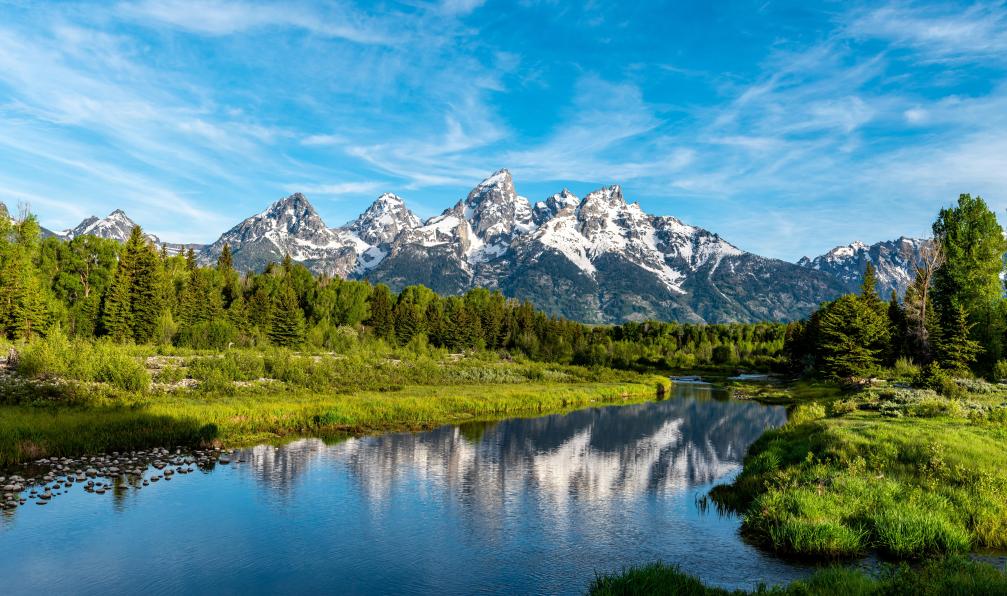 Zachary - stock.adobe.com - Reflet de la chaîne de montagnes du Grand Teton dans le parc national du Grand Teton, Etats-Unis - Esprit pionnier : à la conquête de l'Ouest sauvage - 10