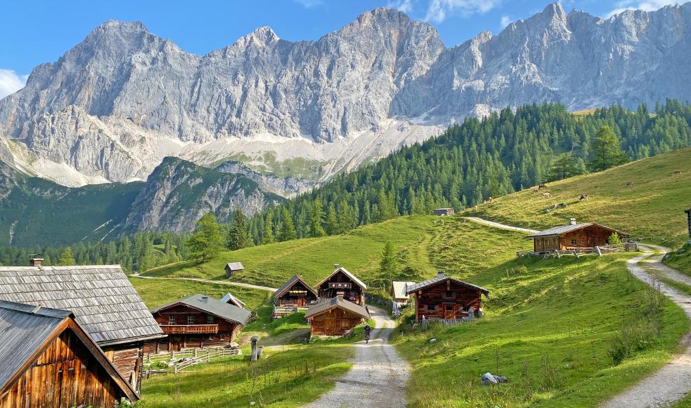 Eurohike - Sublime panorama sur les chalets du haut de Dachstein Ramsau en Autriche. - Le tour du Dachstein - 1