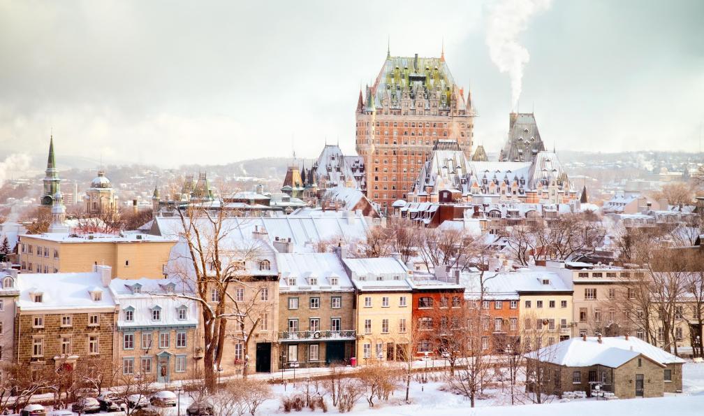 Nicolas McComber -  istock -  Vue sur la ville de Québec et le Château Frontenac en hiver, Québec, Canada - Entre chiens et loups au Québec - 12