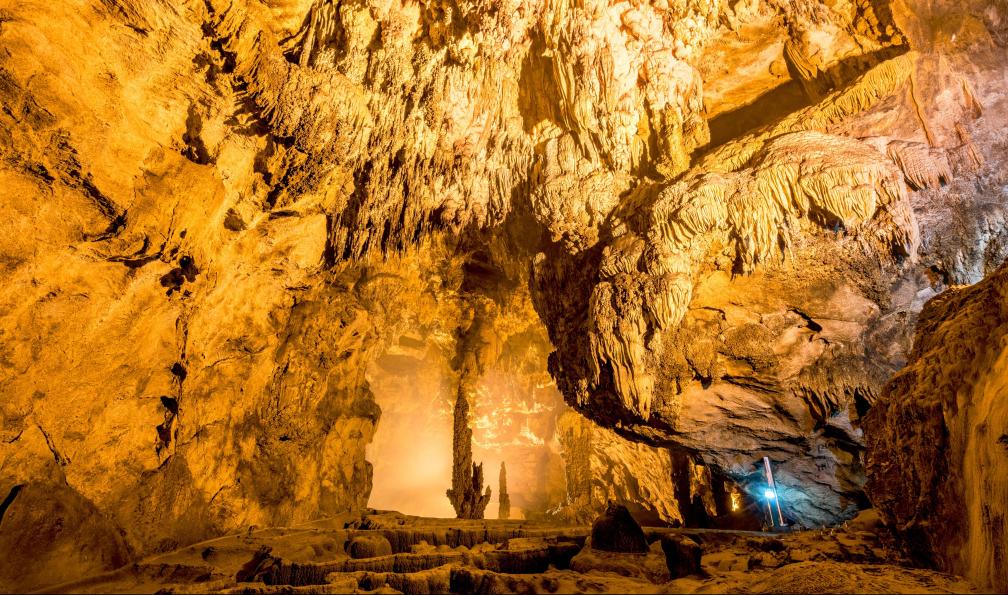 Hien Phung - Adobe stock - La grotte « Nguom Ngao » à Trung Khanh, Cao Bang, Vietnam, près de la cascade de Ban Gioc - L'intégrale du Vietnam - 3