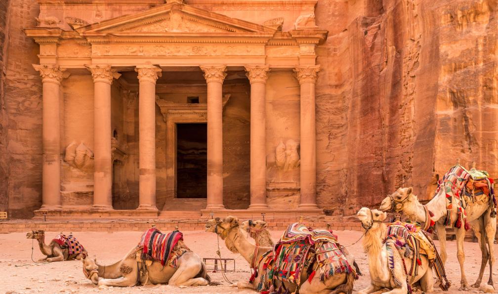 matiplanas - Adobe Stock - Site historique de Pietra en Jordanie. - Du désert pourpre à Pétra l'intemporelle - 2