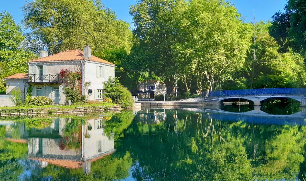 Truffault - Magali - Pont sur l"itinéraire Niort à Coulon, France - La Vélo Francette en famille à vélo - 2