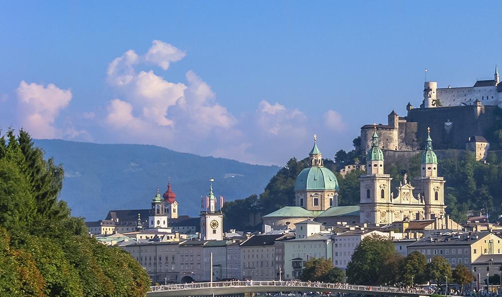 Istock -  Rivière, ville de Salzbourg, Autriche. - L'Alpe-Adria à vélo, de Salzbourg à Grado - 1