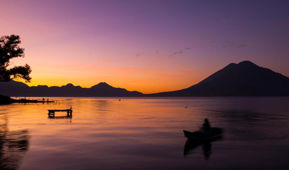 ByronOrtizA -  istock -  Vue panoramique sur le lac Atitlan au coucher du soleil, Guatemala - Guate...Maya ! - 6
