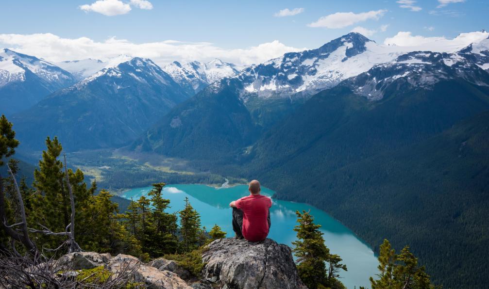 stockstudioX -  Istock -  Homme dans le Parc Provincial Garibaldi proche de Whistler;Canada - Banff, Yoho, Jasper : Rocheuses grandeur nature - 4
