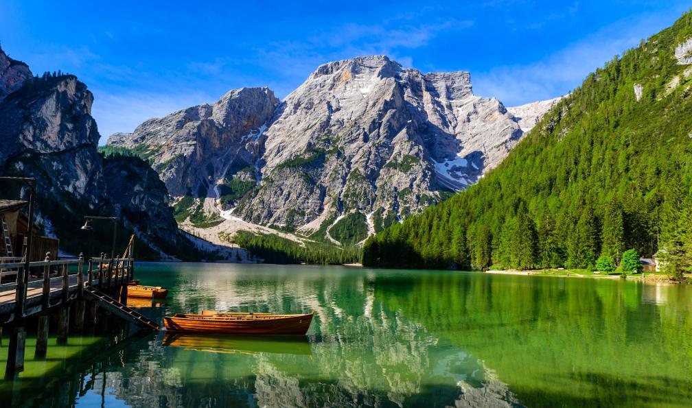 Dannhauer - Simon - stock.adobe.com - Lac de Braies, dolomites, Alpes, Italie - Les pistes des Dolomites à vélo - 6
