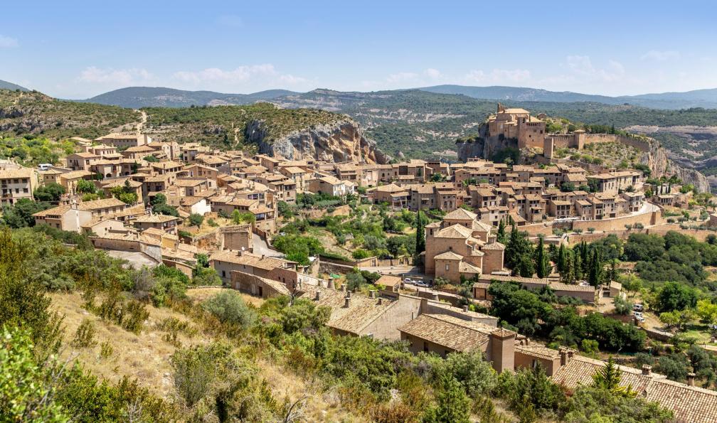 Jorgefontestad -  istock -  Ville d’Alquézar, Huesca, Espagne - La Sierra de Guara - 1