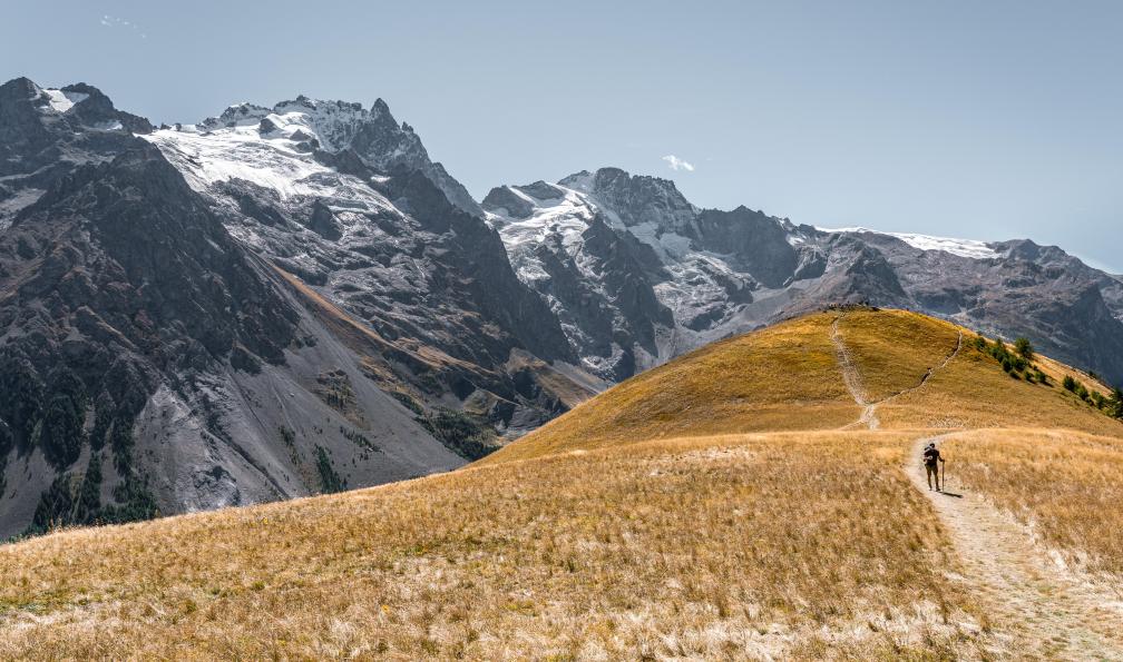 Lafrasse - Mickaël - Randonneur au Signal de la Grave, Oisans, Alpes, France - Les panoramas de la Meije - 13