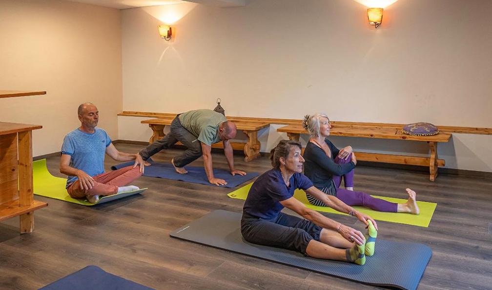 B.Bodin -  Séance de Yoga, M3MC, Clarée, France - Ecrins et Clarée, les plus beaux lacs - 9