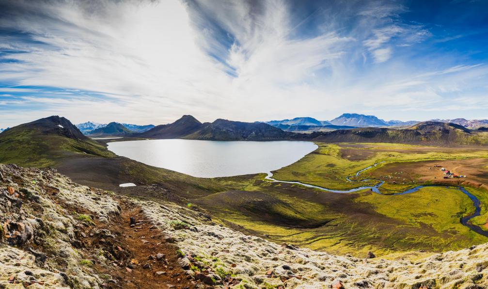 Olga  -  Danylenko -  Shutterstock -  Vue sur les Highlands depuis Laugavegur, lac de Alfavatn;Islande - Le trek de Landmannalaugar en liberté - 6