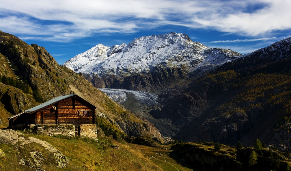 SilvanBachmann -  istock -  Cabane devant le Glacier d'Aletsch, Suisse - Rando-forme dans le Valais - 2