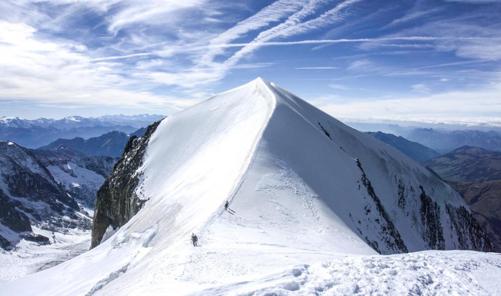 Pixabay 684815 -  Apinistes sur le dôme de Miage, massif du Mont-Blanc - La haute route du Mont-Blanc - 6