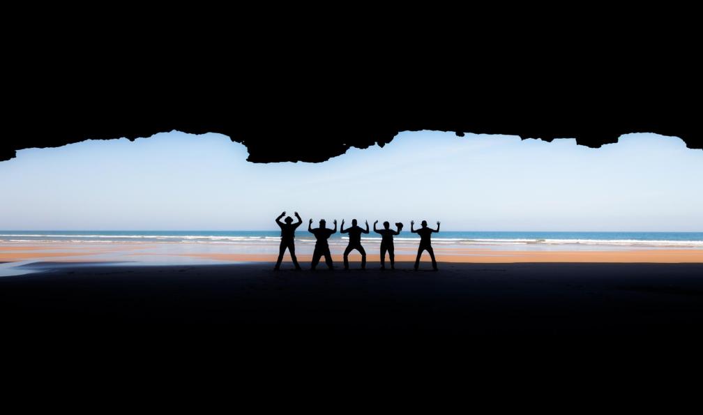 Arthur Ghilini -  Groupe sur la côte atlantique entre Essaouira et Agadir, Maroc - Les chameaux de l'Atlantique - 5