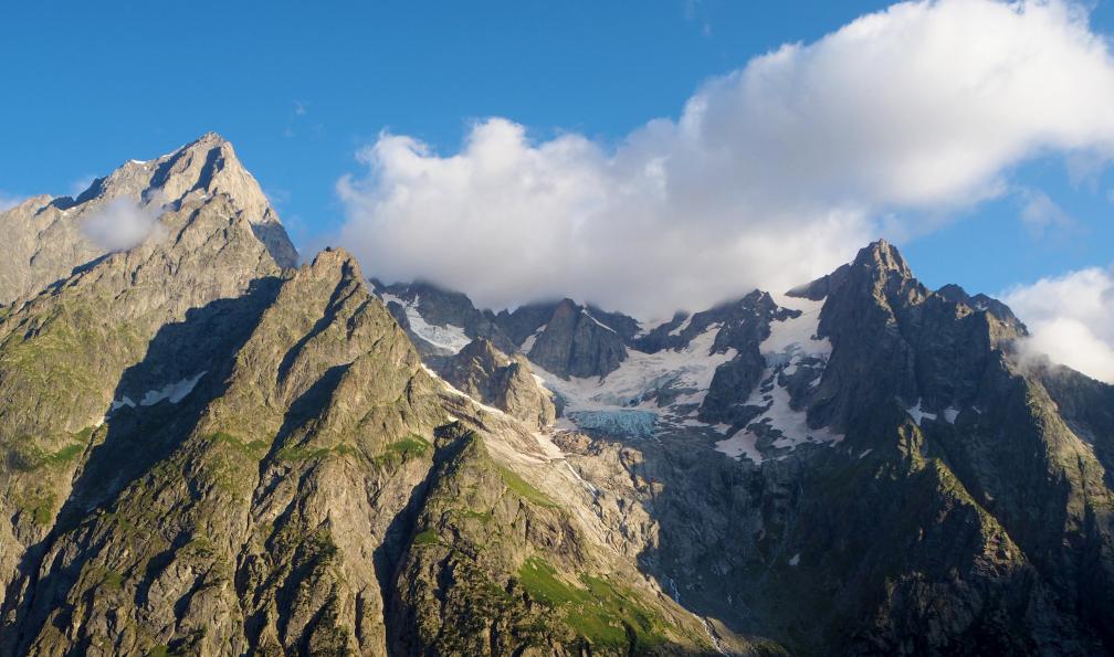 Toutain - Solveig - Vue sur les grandes Jorasses depuis le refuge de Bonatti, Alpes, Italie - Alta via n°1 : Sur les chemins des Géants - 7
