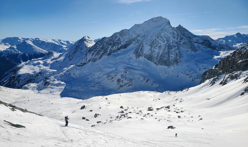 Pellequier - Lucie - Randonneurs sous le col d'Aussois dans les Alpes Maurienne en France.
 - Les 3000 de haute Maurienne à skis - 6