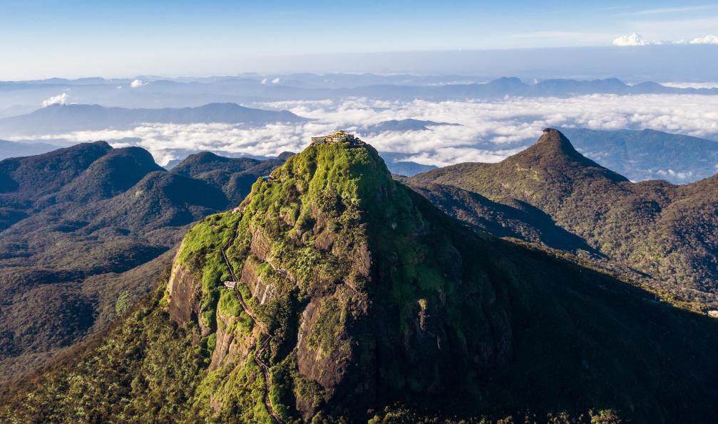 Soloviova - Liudmyla - Adobe stock - Sommet du Adam's peak, Sri Lanka - Les sentiers du thé - 1