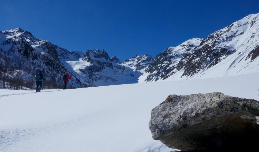 Hauer - Florian - Randonneurs en raquettes dans le Val Stura, Alpes, Piémont, Italie - Cocooning et vallées sauvages d'Argentera - 4