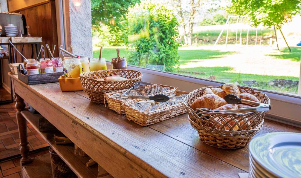 LUYPAERT - DIRK  - Petit-déjeuner à l'hôtel Le Vernay, Autrans, Vercors - Crêtes et sommets du Vercors - 5