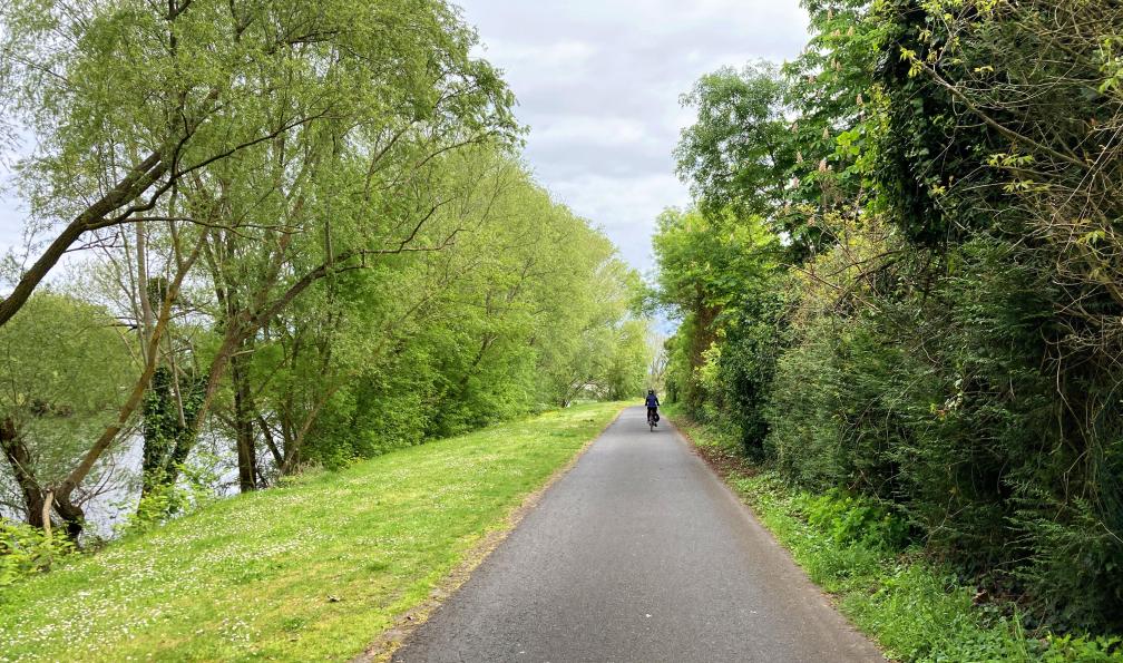 Simonin - Marc - Vélo le long du Cher, Loire, France - L'essentiel des châteaux de la Loire à vélo - 6