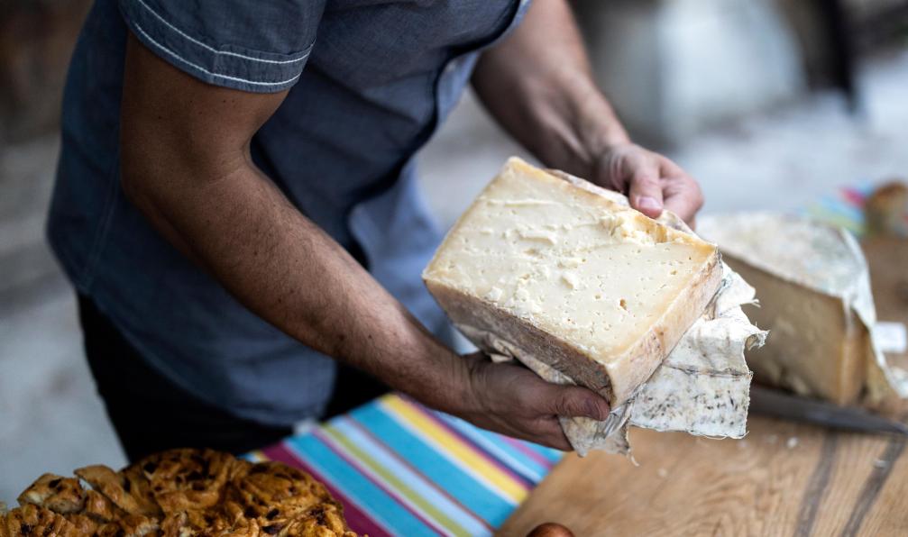 Fotopogledi - stock.adobe.com - Fromage de la vallée de Vipava, Slovénie  - Des Alpes Juliennes à l'Adriatique - 6