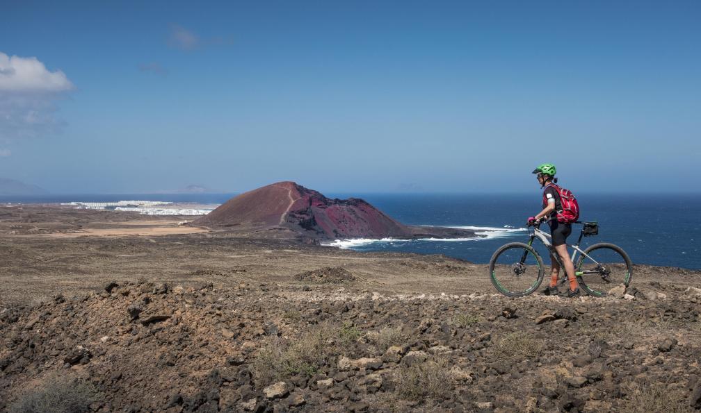 Uwe Moser -  istock -  Vélo aux îles Canaries, Espagne - Petits pirates sur l'île de lave - 3