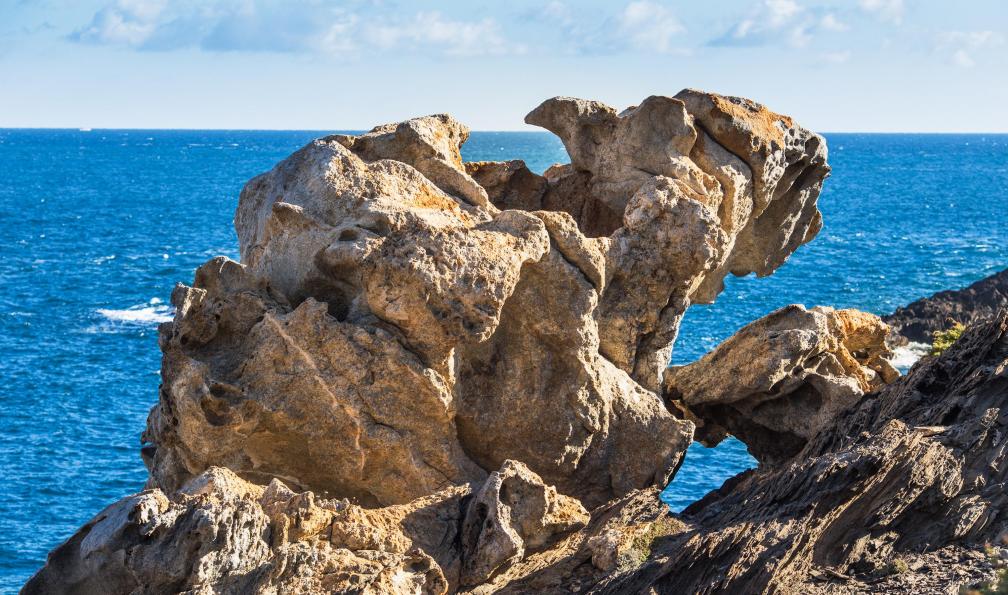 funkyfrogstock - Adobe stock - Rocher du cap de Creus, Espagne - Cadaqués, 1001 calas au pays de Dali - 8