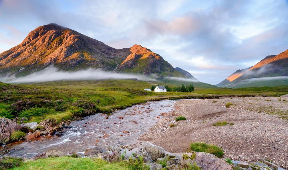 Helen  - Helen - Adobe stock - Cottage devant Glencoe, Ecosse, Royaume-Uni - Ecosse sauvage : des Highlands à l'île de Skye - 2