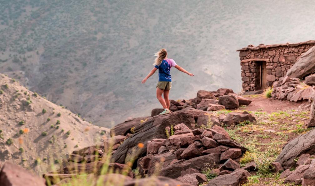 Fabre - Isabelle - Femme dans la vallée de lAzeden, Toubkal, Maroc - La haute route du Toubkal - 3