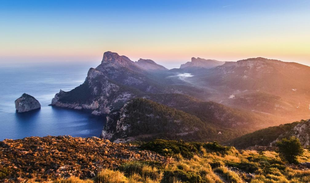 Daniel Tomlinson -  Istock -  Vues des montagnes et des paysages au Cap de Formentor, au nord de  Majorque - Sentiers et calanques de Majorque - 4