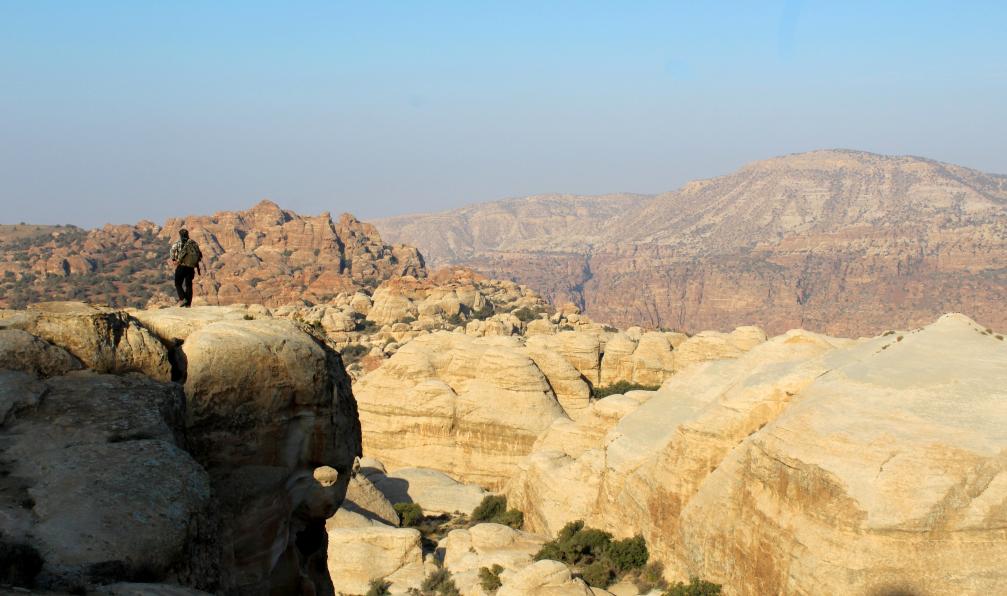 Gramusset - Maureen - Bédouin à Dana, réserve naturelle, Jordanie - Canyons verdoyants, cité rose et voûte céleste  - 2