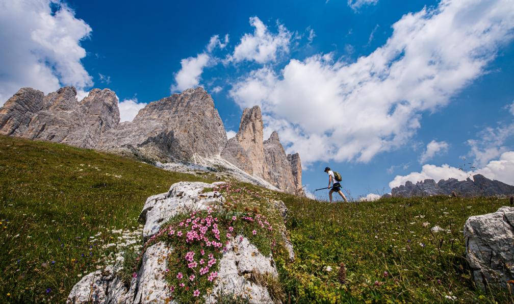 PHUC - MARTINO - Pixabay - Randonneur dans les Dolomites, Alpes, Italie - La traversée des Dolomites - 1