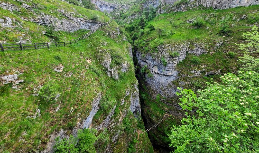 Pellequier - Lucie - Les gorges du Rif, Alpes, Dévoluy - Au coeur du Dévoluy - 10