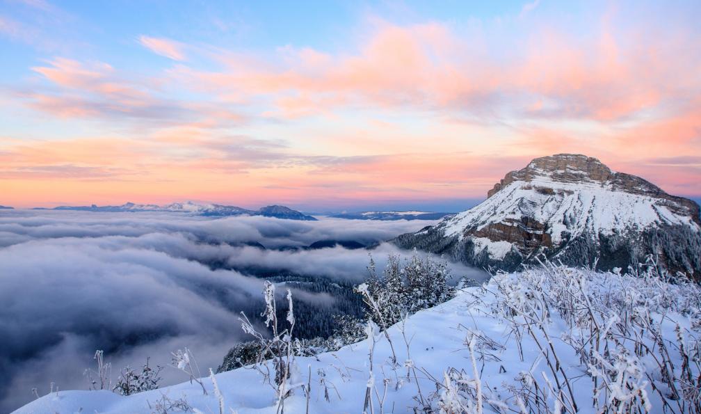 Nicolas - Adobe stock - Coucher de soleil sur le massif de la Chartreuse et son point culminant, Chamechaude, Alpes, France - Réveillon montagnard en Chartreuse - 5