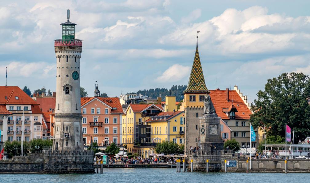 Wiediger - Christian - Unsplash - Superbe vue sur les quais de la commune de Lindau en Allemagne. - À vélo autour du lac de Constance à votre rythme - 1