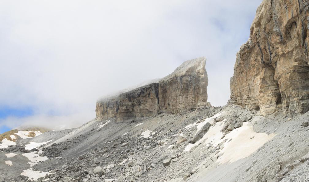 InvisibleNature -  Istock -  brèche de Roland;France - La traversée des Pyrénées, à la carte - 8