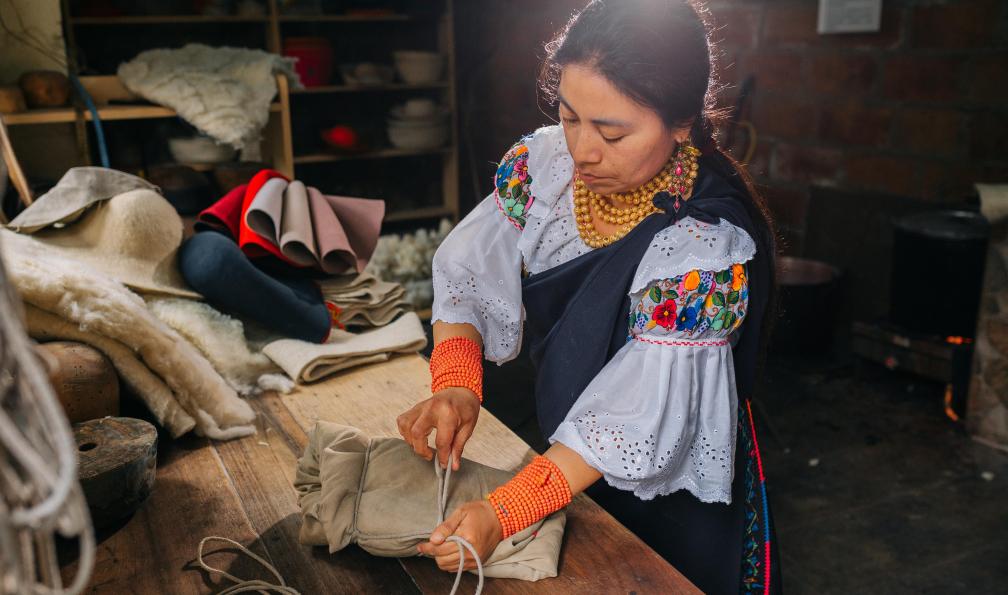 Aventure & Prestige Ecuador - L'atelier artisanal de chapeaux en laine feutrée de Belen, Equateur - L'Équateur au rythme des volcans et des Galápagos - 2