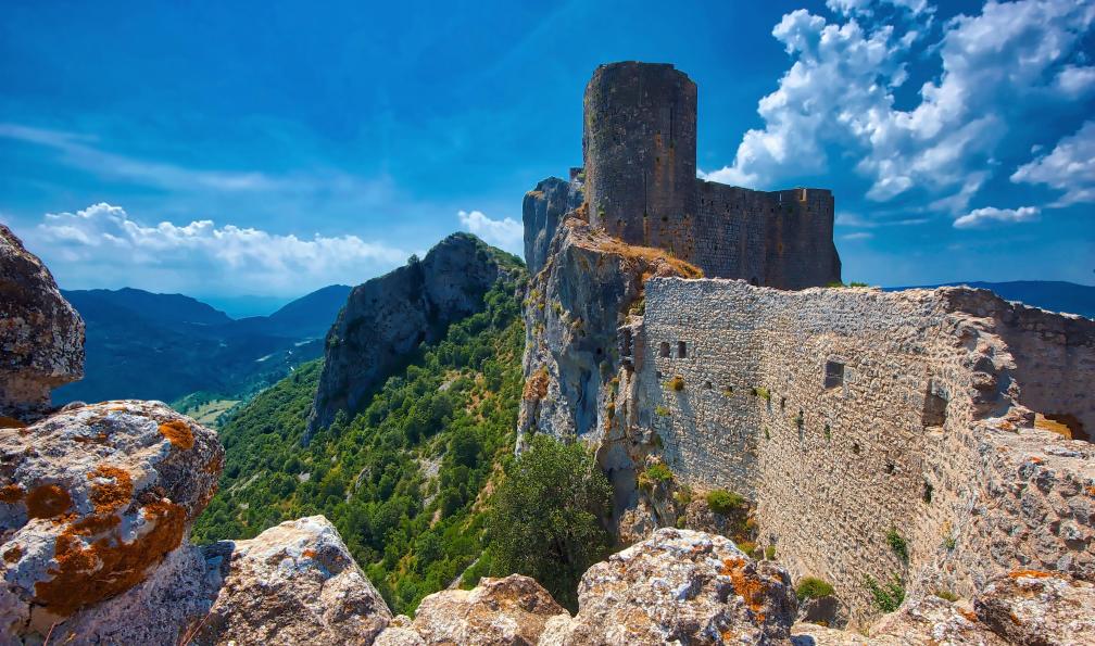 Paul Atkinson  - Adobe stock 237323265 - Château cathare de Peyrepertuse, XIe siècle, France - Des Châteaux Cathares à la Méditerranée - 9