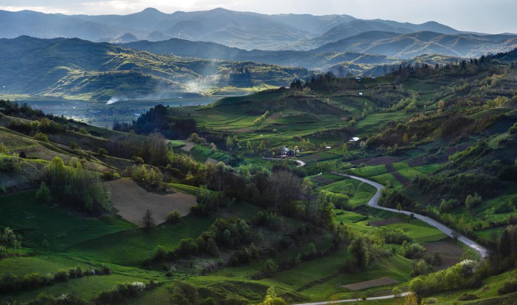 CristianIoan -  Istock -  Paysage de campagne Maramures;Roumanie - Bucovine et Maramures : terres de traditions - 3