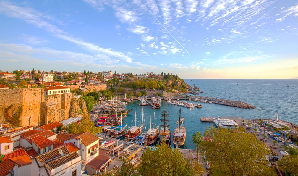 muratart -  Istock -  Kaleici dans la vieille ville d'Antalya; Turquie - L'âme de la Turquie : Cappadoce et côte lycienne - 12