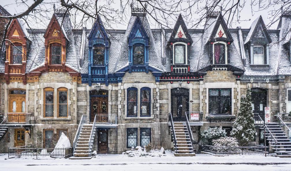 Pernelle Voyage  - Adobe Stock - Carré Saint Louis et ses maisons victoriennes colorées un jour de neige à Montréal, Québec, Canada - Au rythme de l'hiver boréal, l'appel du Québec ! - 1