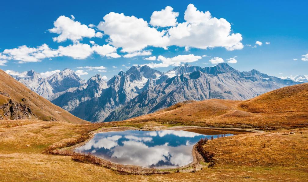 saiko3p -  istock -  Lac Koruldi , Svanetie, Géorgie - Géants de glace de Svanétie - 2