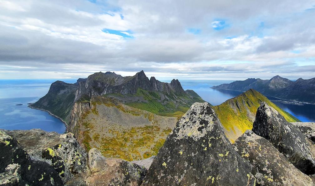 Garioud - Nadège - Vue du sommet de Segla vers le grand large, île de Senja, Norvège - Archipels du Nord : Lofoten, Vesterålen et Senja - 15