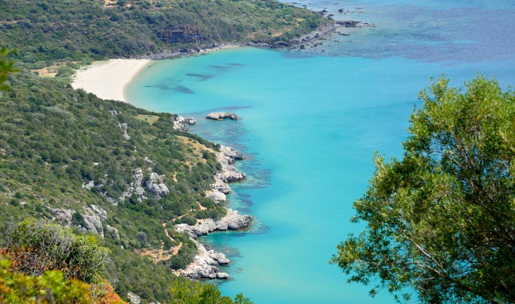 Mazet -  Philippe -  Vue sur la côte, Cala Luna, plage et mer turquoise en Sardaigne. - Randonnée du vertige en Sardaigne - 6